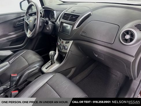 Used 2016 Chevrolet Trax LT w/ LT Convenience Package FWD image 26