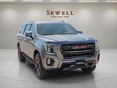 Used 2021 GMC Yukon XL AT4 w/ AT4 Premium Package AWD/4WD image 7
