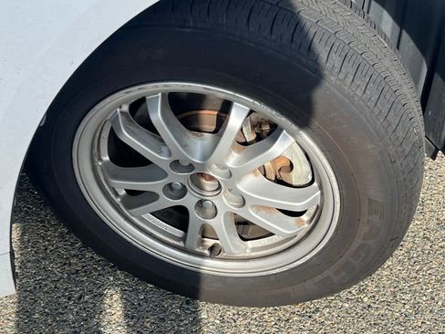 Used 2021 Toyota Corolla LE FWD image 15