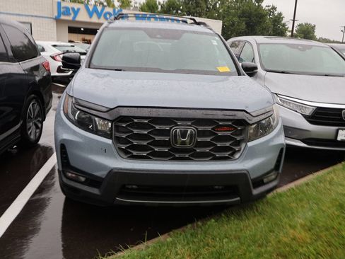 Used 2022 Honda Passport TrailSport image 2