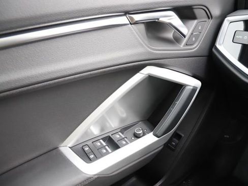 Used 2020 Audi Q3 2.0T Premium w/ Convenience Package image 26