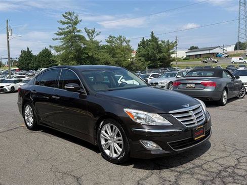 Used 2014 Hyundai Genesis 3.8 RWD image 3