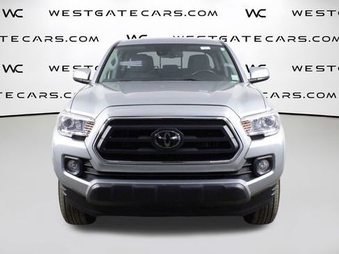 Used 2022 Toyota Tacoma SR5 w/ Technology Package image 4