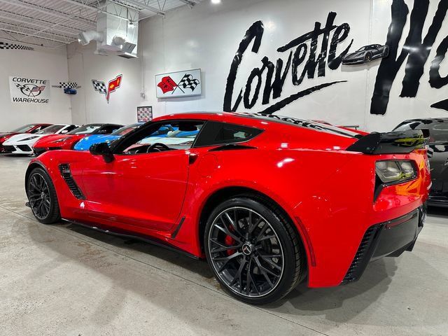 Used 2015 Chevrolet Corvette Z06 w/ 3LZ Preferred Equipment Group RWD image 3