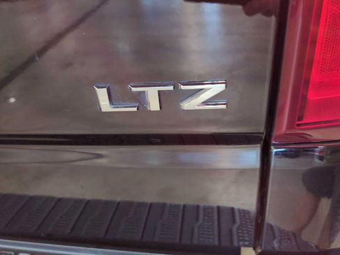 Used 2023 Chevrolet Silverado 1500 LTZ w/ LTZ Convenience Package II AWD/4WD image 31