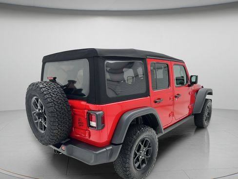 Used 2024 Jeep Wrangler Unlimited AWD/4WD image 3