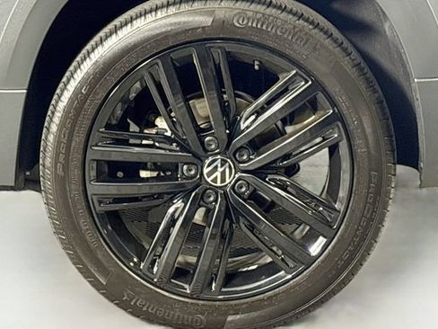 Used 2024 Volkswagen Taos SEL AWD/4WD image 31