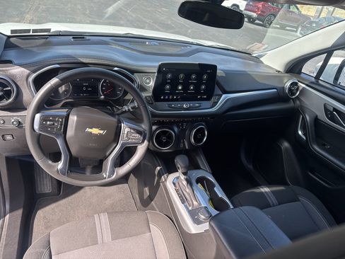 Used 2025 Chevrolet Blazer LT AWD/4WD image 14