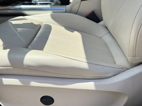 Used 2021 Mercedes-Benz GLA 250 w/ Premium Package image 22