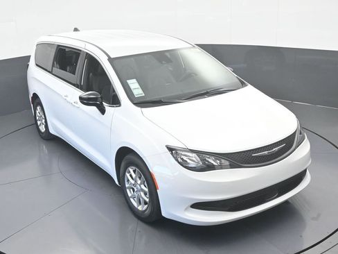 New 2026 Chrysler Voyager LX image 50