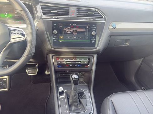 Used 2024 Volkswagen Tiguan SE R-Line image 15