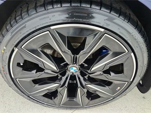 Used 2023 BMW i7 xDrive60 image 58