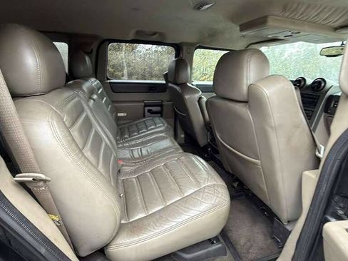 Used 2003 HUMMER H2 w/ Preferred Equipment Group image 20