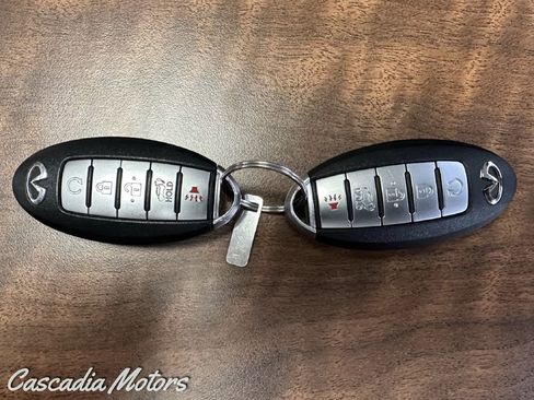 Used 2017 INFINITI QX60 Luxe w/ Premium Plus Package image 2