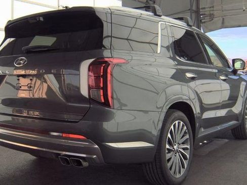 Used 2025 Hyundai Palisade Calligraphy image 3