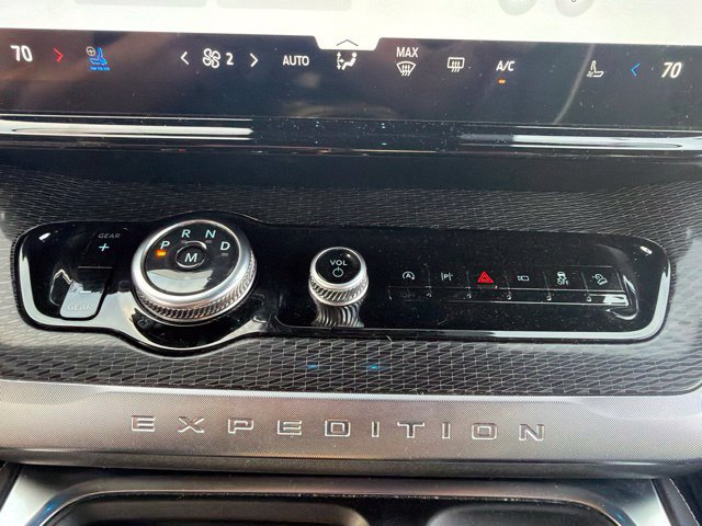 Used 2025 Ford Expedition Platinum w/ Stealth Performance Package AWD/4WD image 44