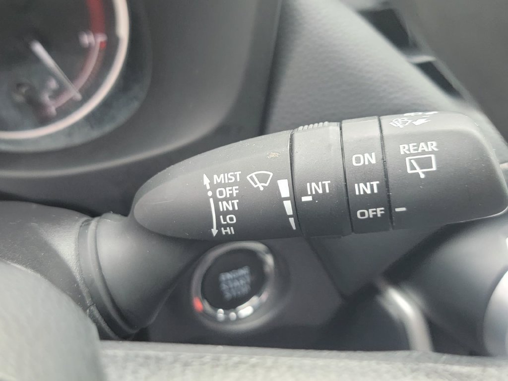 Used 2025 Toyota RAV4 XLE AWD/4WD image 20