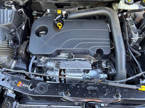 Used 2025 Chevrolet Equinox LT AWD/4WD image 32