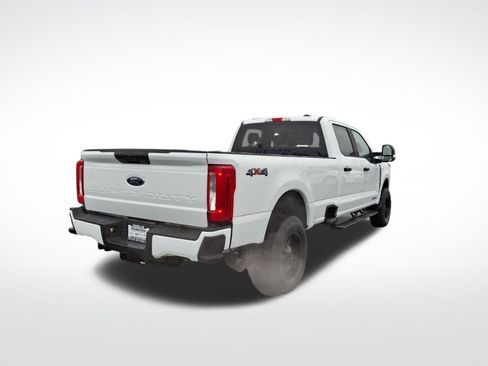 Used 2024 Ford F350 XLT image 3