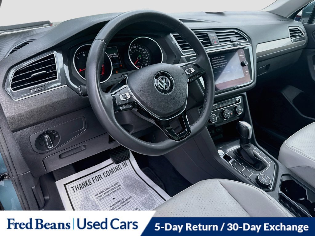 Used 2020 Volkswagen Tiguan SE w/ Panoramic Sunroof Package AWD/4WD image 11