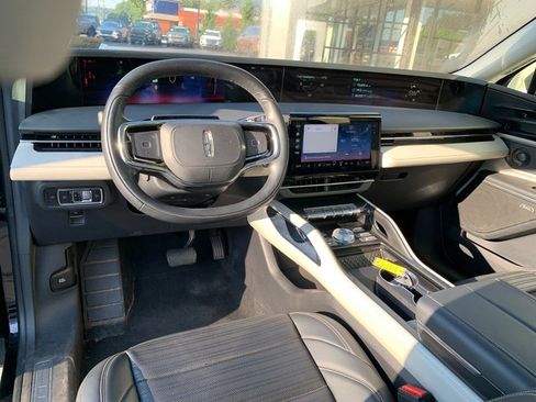 Used 2024 Lincoln Nautilus Reserve w/ Equipment Group 202A AWD/4WD image 20