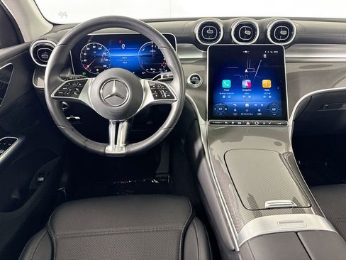 Used 2025 Mercedes-Benz GLC 350e 4MATIC image 29