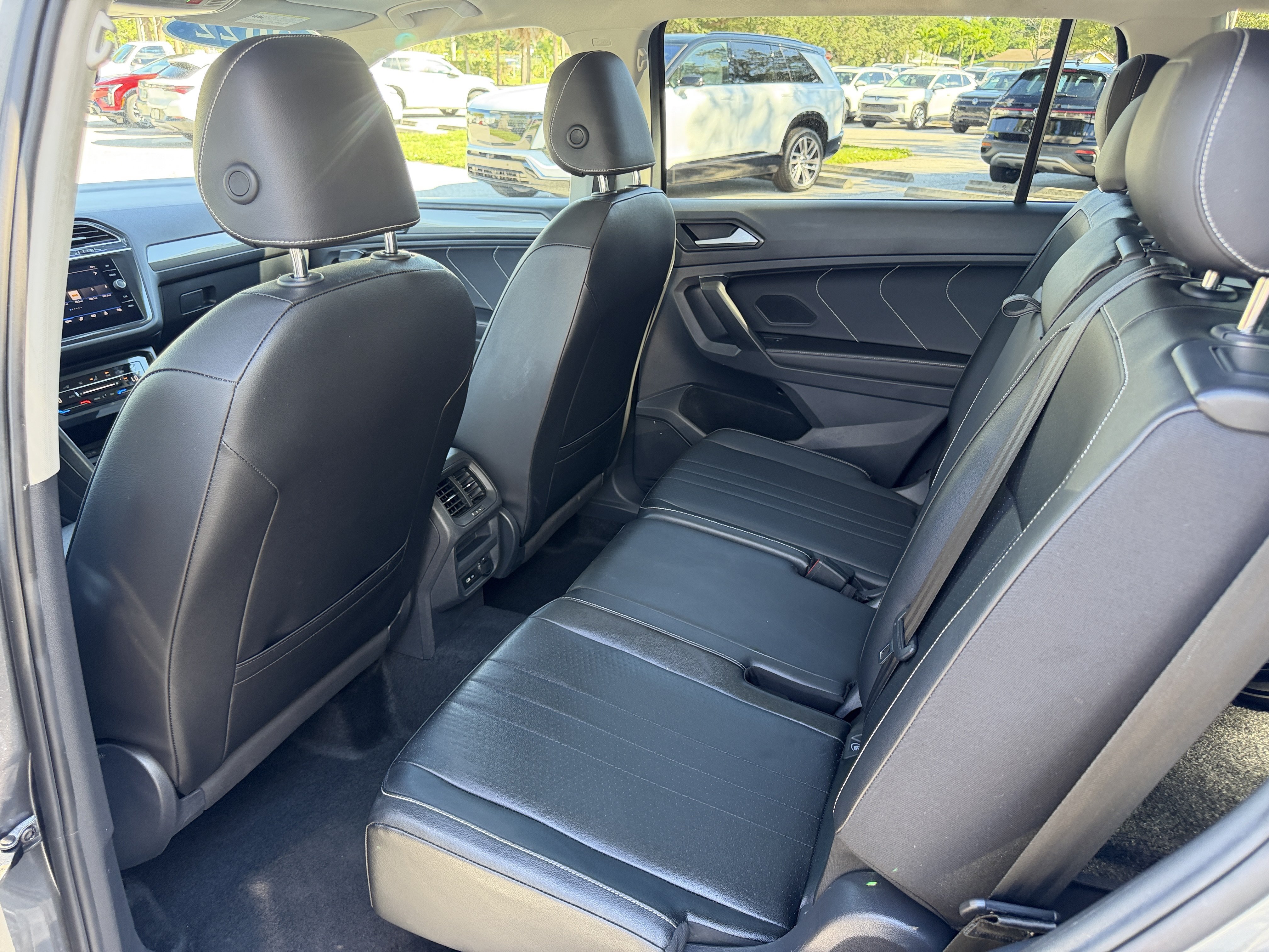Certified 2022 Volkswagen Tiguan SE FWD image 17