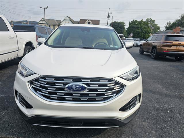 Used 2019 Ford Edge SEL w/ Equipment Group 201A AWD/4WD image 2