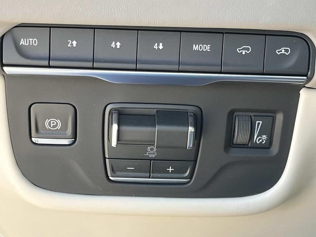 Certified 2026 Cadillac Escalade Platinum Sport AWD/4WD image 31