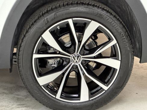 New 2026 Volkswagen Atlas Cross Sport SEL Premium R-Line AWD/4WD image 25