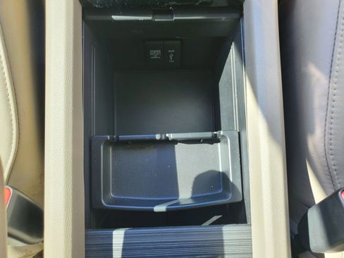 Used 2017 Honda Pilot Elite image 45