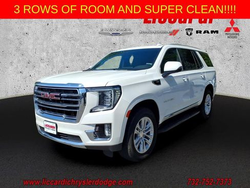 Used 2024 GMC Yukon SLT w/ SLT Premium Package AWD/4WD image 3
