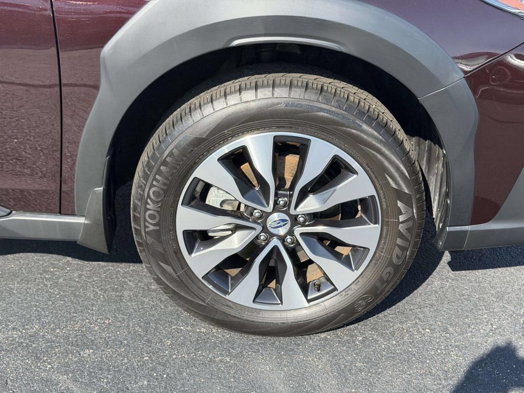 Certified 2025 Subaru Outback Limited AWD/4WD image 9