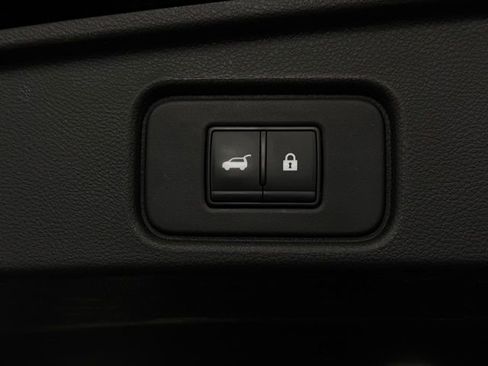 Used 2023 Nissan Pathfinder SL image 11