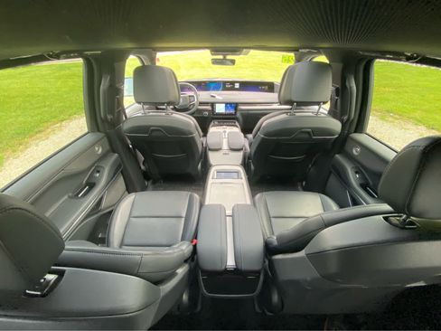 Used 2025 Lincoln Navigator L Reserve w/ Jet Appearance Package AWD/4WD image 24