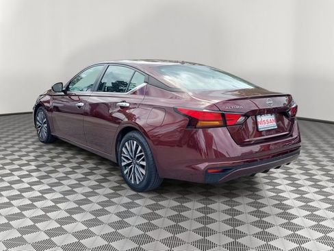 Used 2024 Nissan Altima 2.5 SV image 4