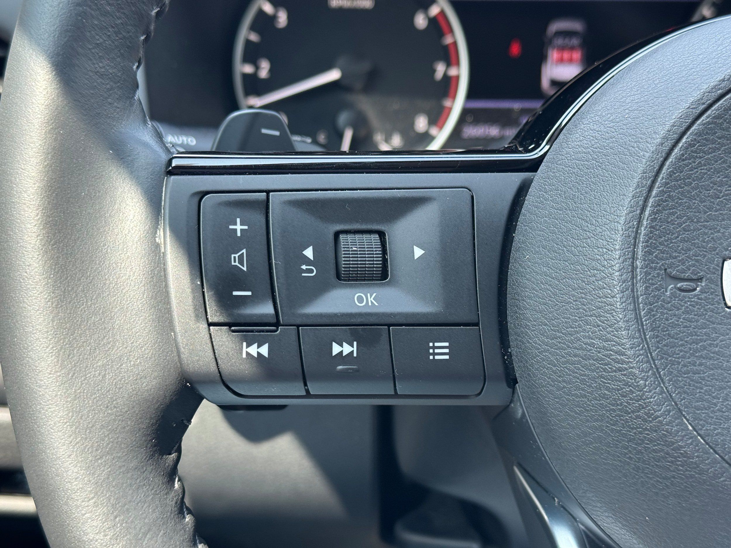 Used 2023 Nissan Rogue SV w/ SV Premium B Package AWD/4WD image 23