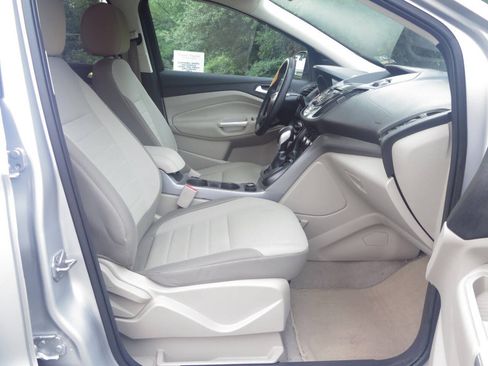 Used 2016 Ford Escape SE FWD image 17