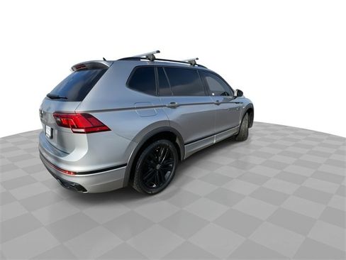 Used 2022 Volkswagen Tiguan SE R-Line image 8