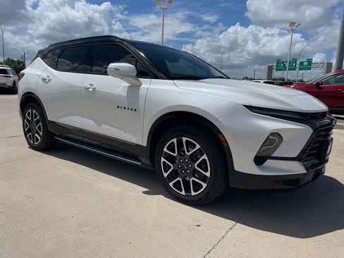 Used 2023 Chevrolet Blazer RS w/ Driver Confidence II Package FWD image 7