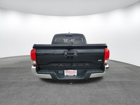 Used 2018 Toyota Tacoma TRD Off-Road image 6