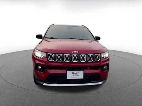 Used 2025 Jeep Compass Limited image 4