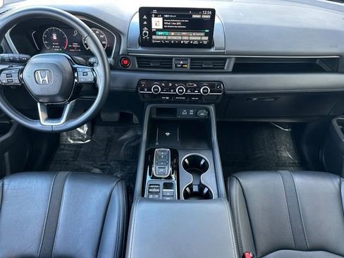 Certified 2024 Honda Pilot Touring image 12