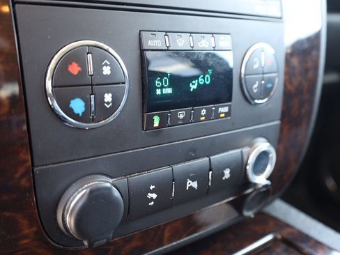 Used 2011 GMC Yukon Denali AWD/4WD image 16