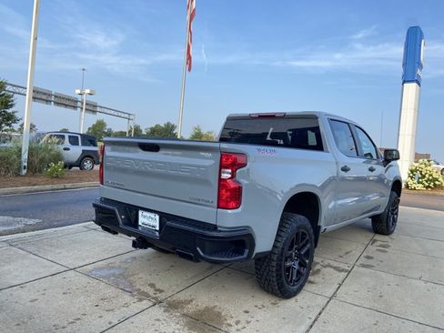 Used 2025 Chevrolet Silverado 1500 Custom Trail Boss AWD/4WD image 11