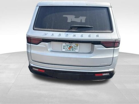 Used 2024 Jeep Wagoneer L Series II w/ Flexible Seating Group AWD/4WD image 21