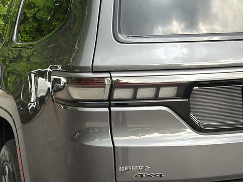 New 2026 Jeep Grand Wagoneer Limited w/ Premium Group II AWD/4WD image 25