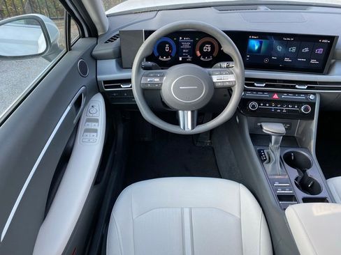 Certified 2025 Hyundai Sonata SE FWD image 25