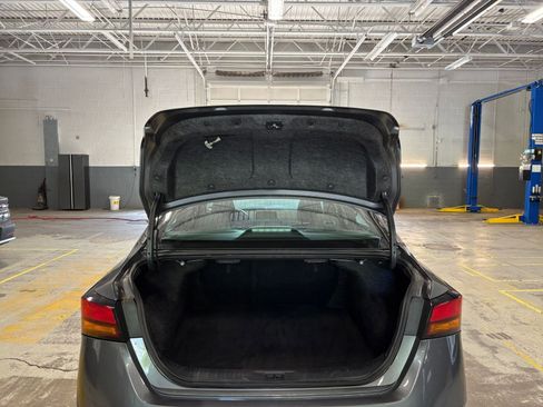 Used 2025 Nissan Altima 2.5 SV FWD image 32