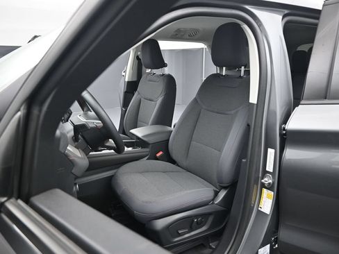 Certified 2025 Ford Explorer Active RWD image 9